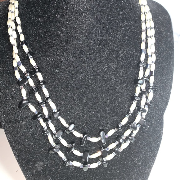 3 strands onyx and rice pearls necklace. - Picture 9 of 15